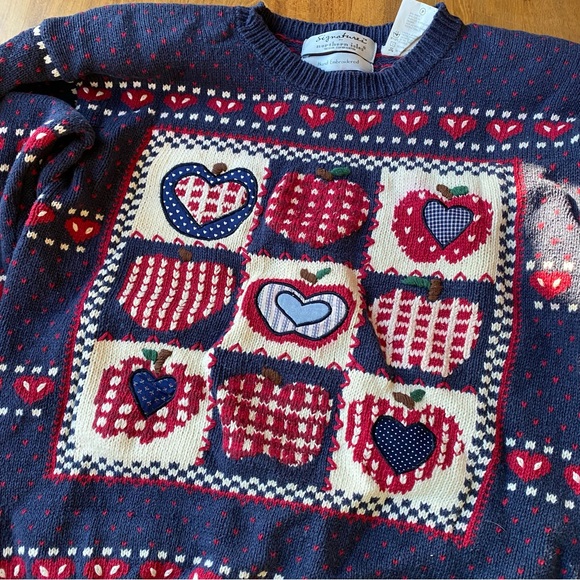Adorable Vintage Crochet Hand Knit Embroidered Apple Heart Fair Isle Sweater - S - Picture 2 of 10
